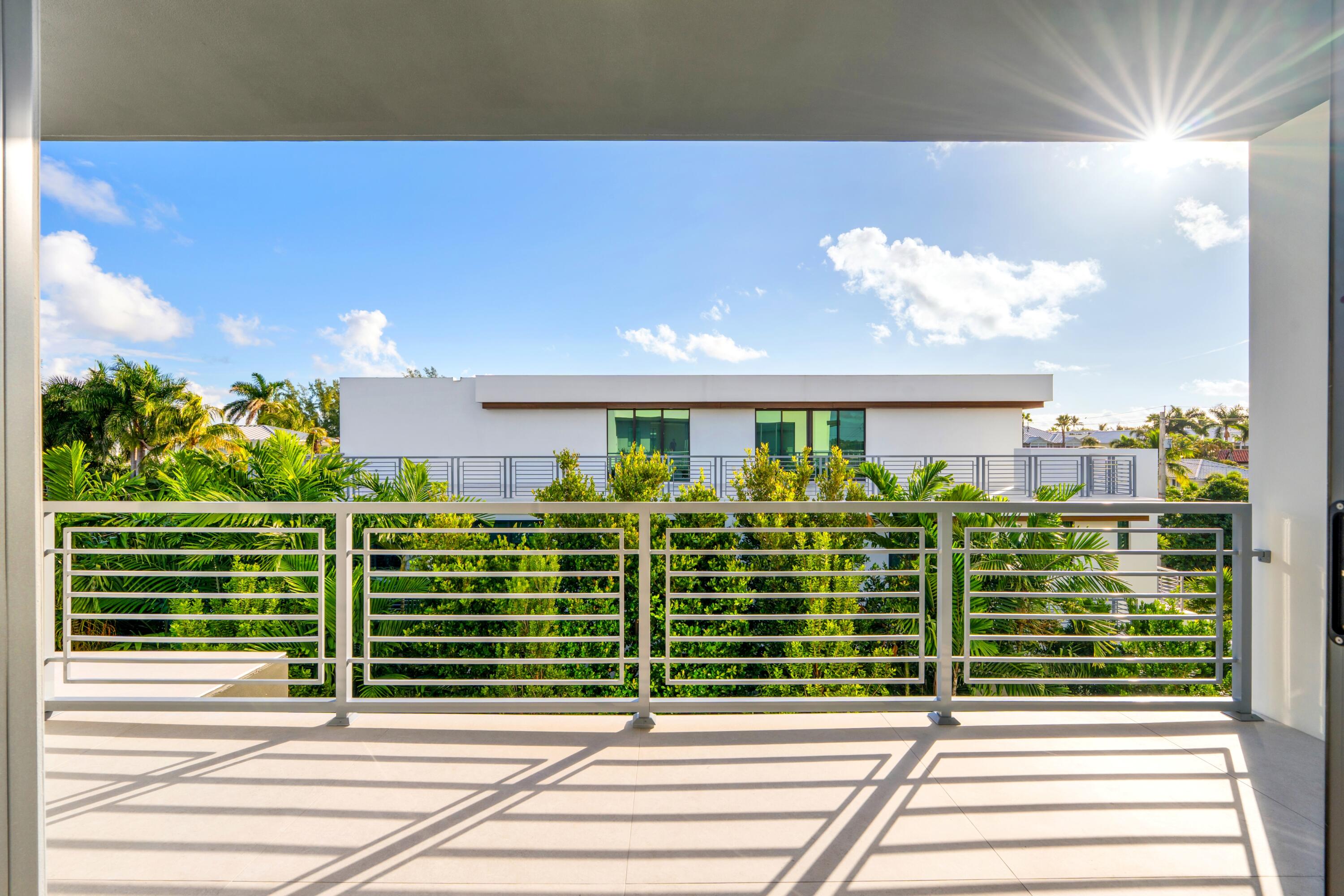 MIRAGE RESIDENCES - Residential