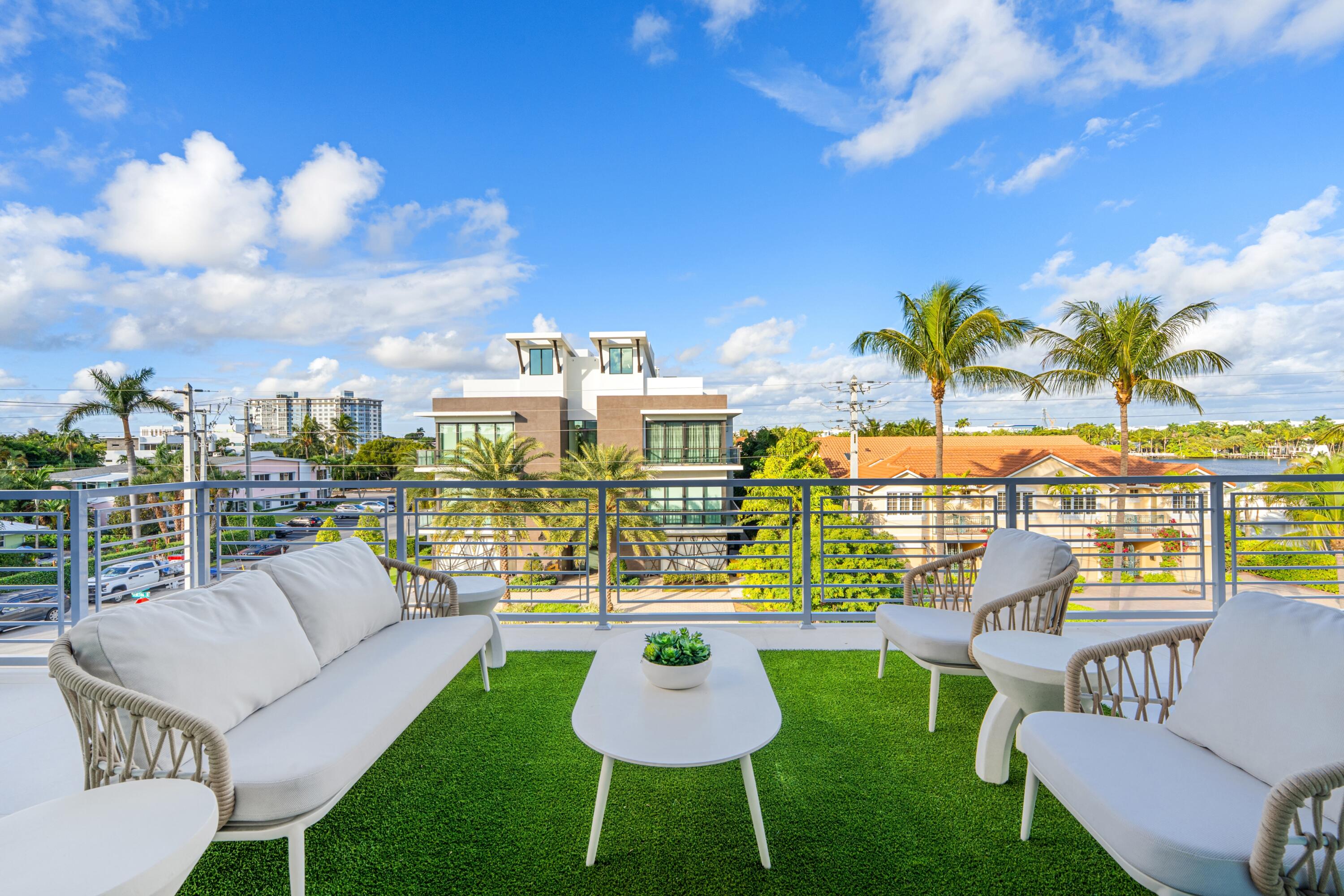 MIRAGE RESIDENCES - Residential