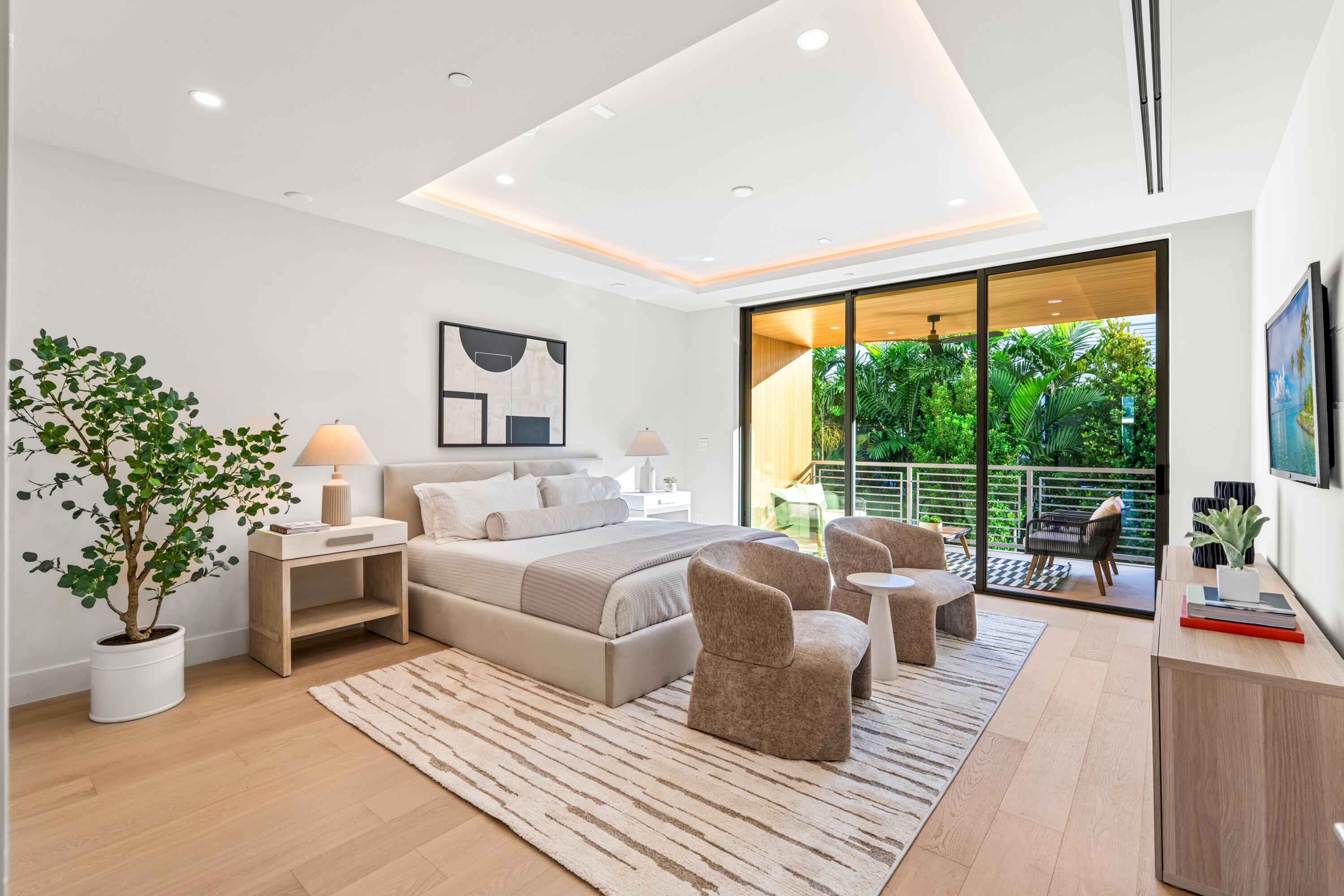 MIRAGE RESIDENCES - Residential