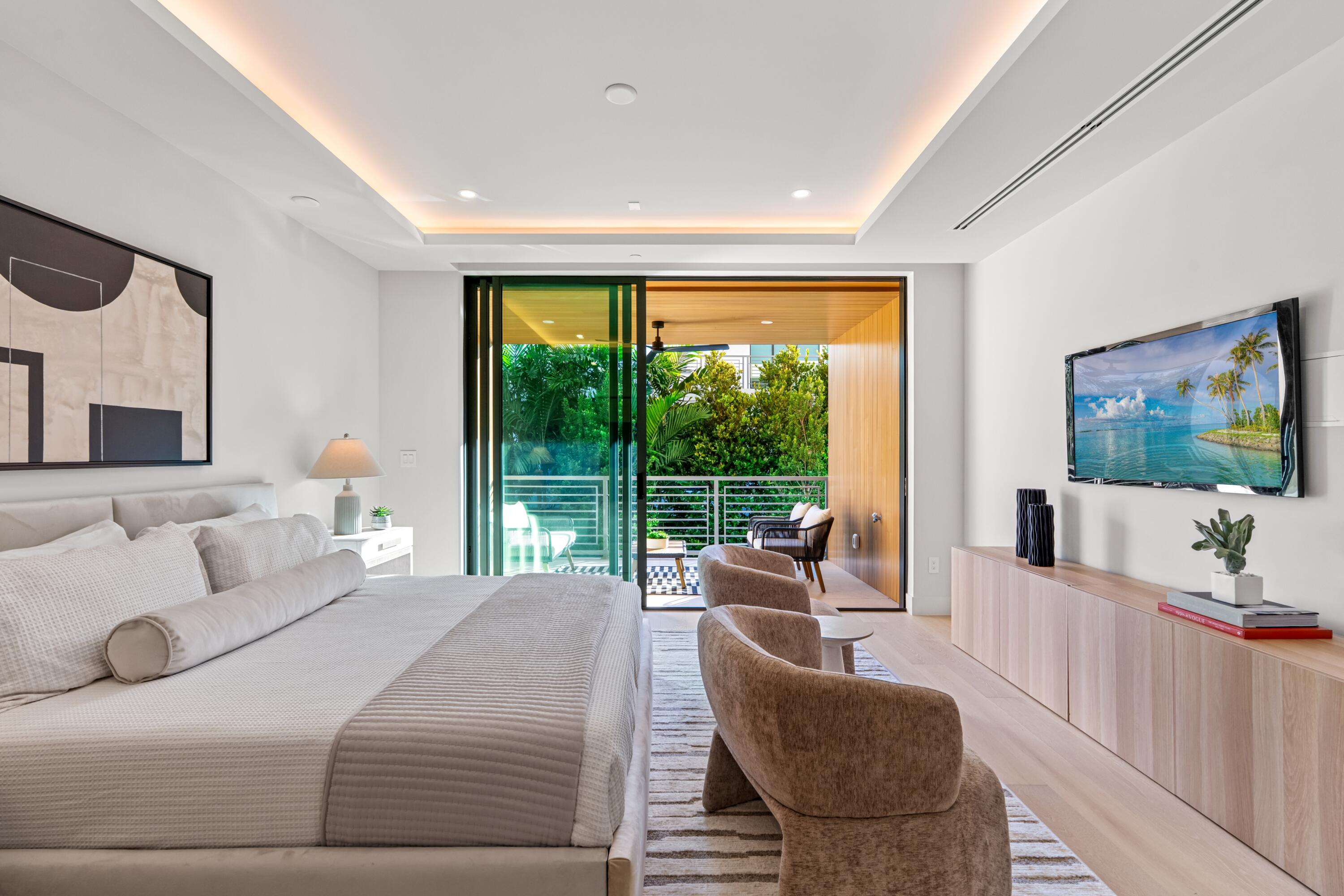 MIRAGE RESIDENCES - Residential