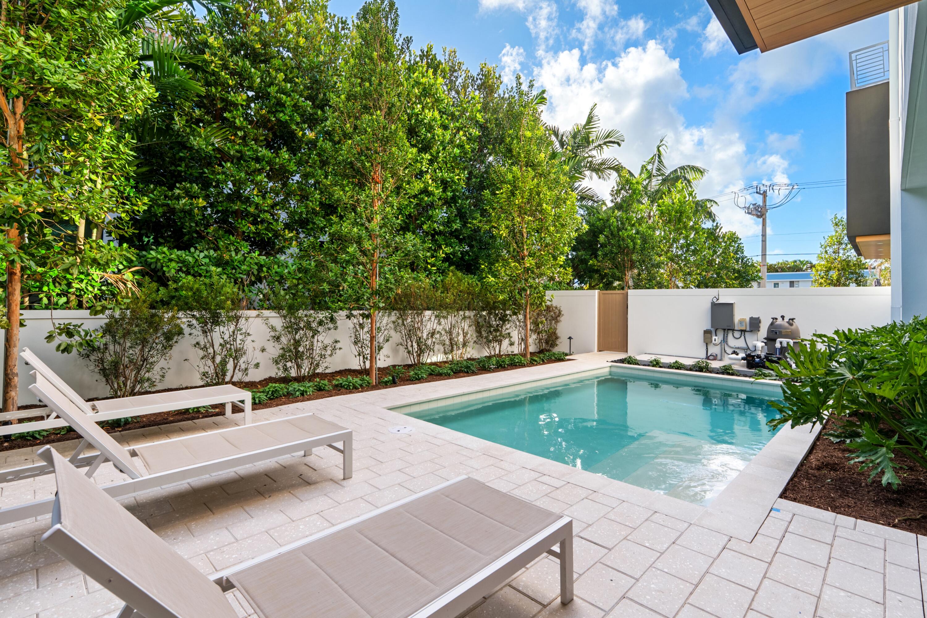 MIRAGE RESIDENCES - Residential