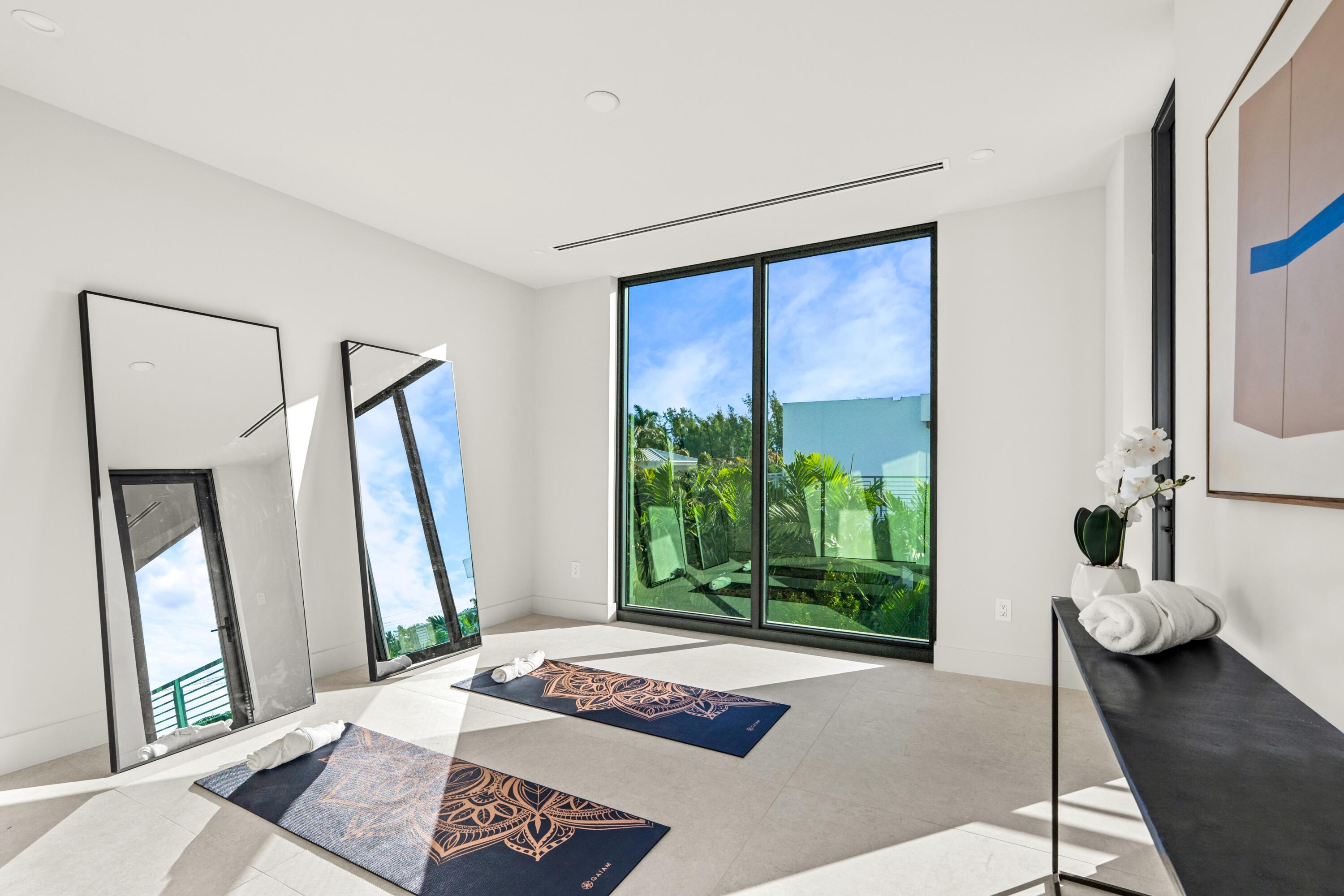 MIRAGE RESIDENCES - Residential