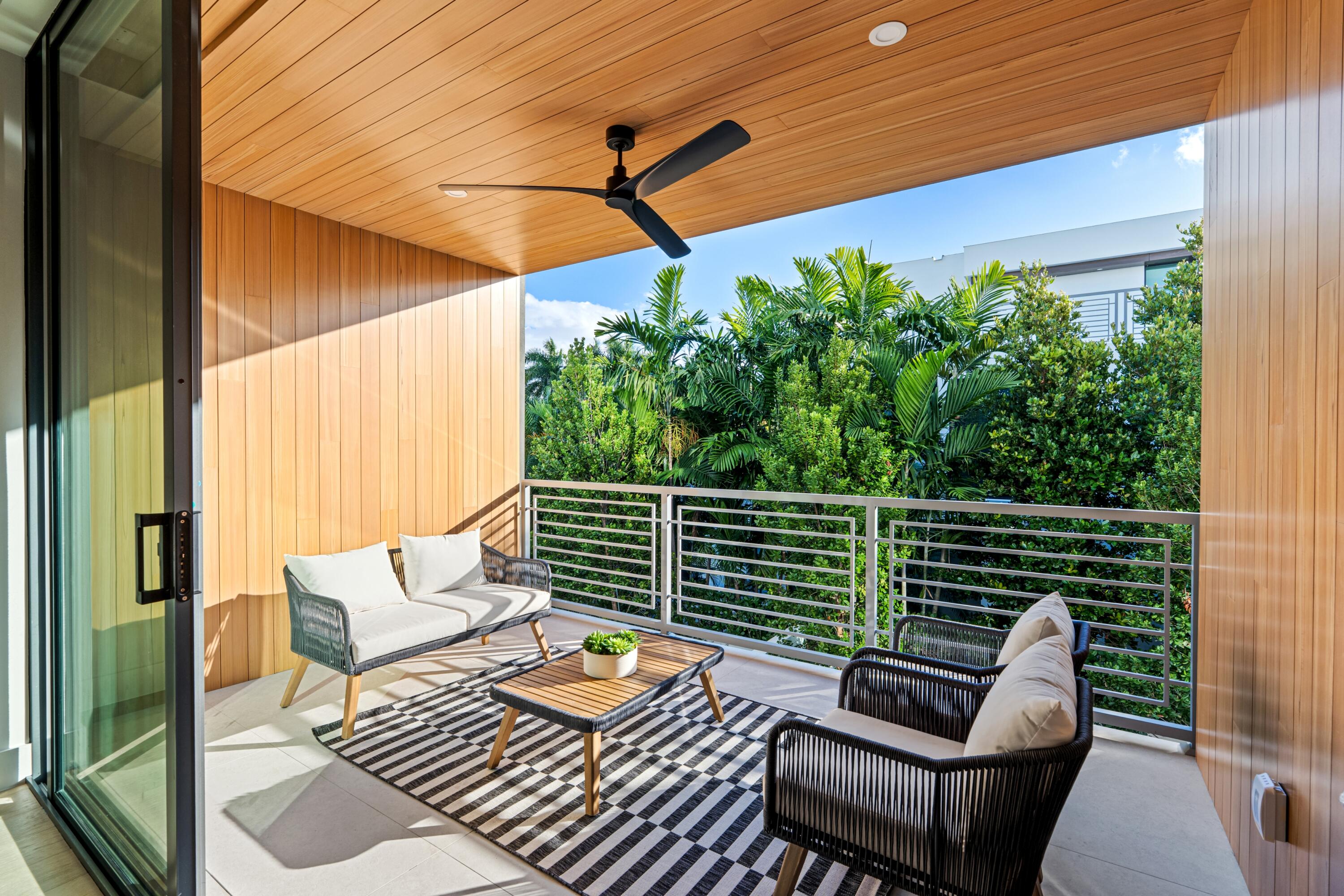 MIRAGE RESIDENCES - Residential