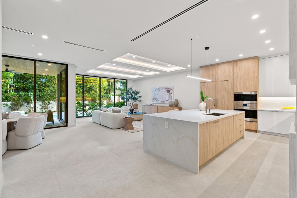 Photo of 367 Venetian Drive, Delray Beach, FL 33483 (MLS # R11062224)