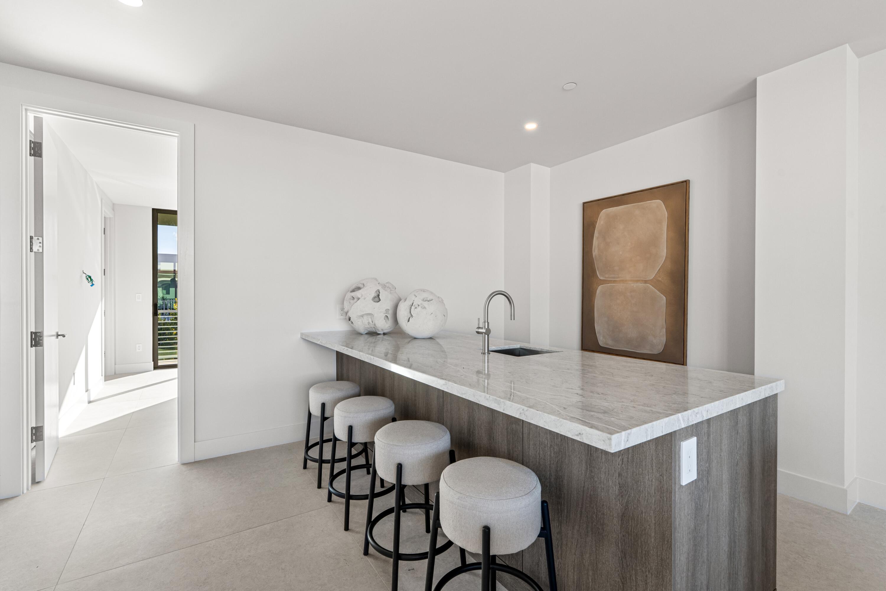 MIRAGE RESIDENCES - Residential