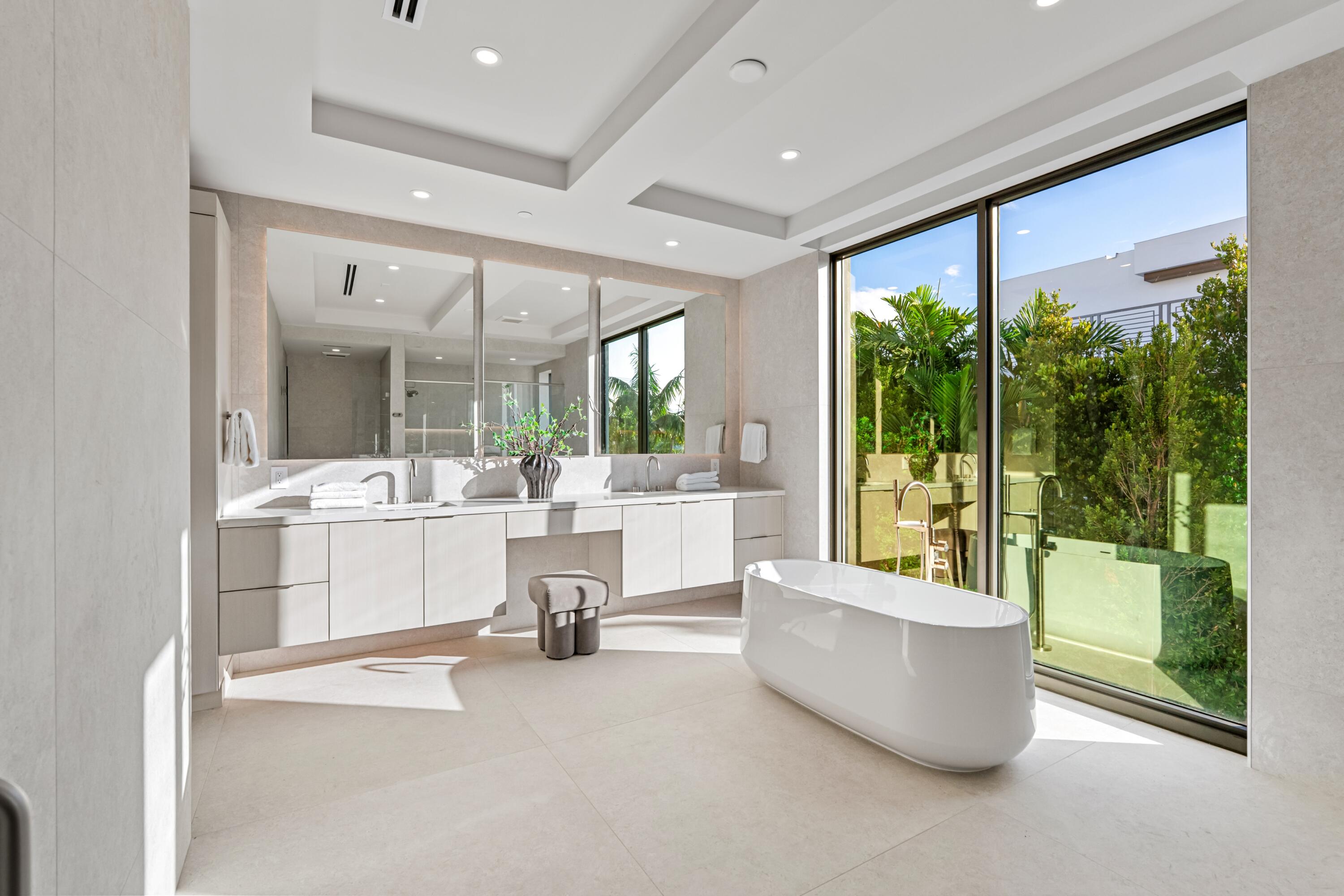 MIRAGE RESIDENCES - Residential