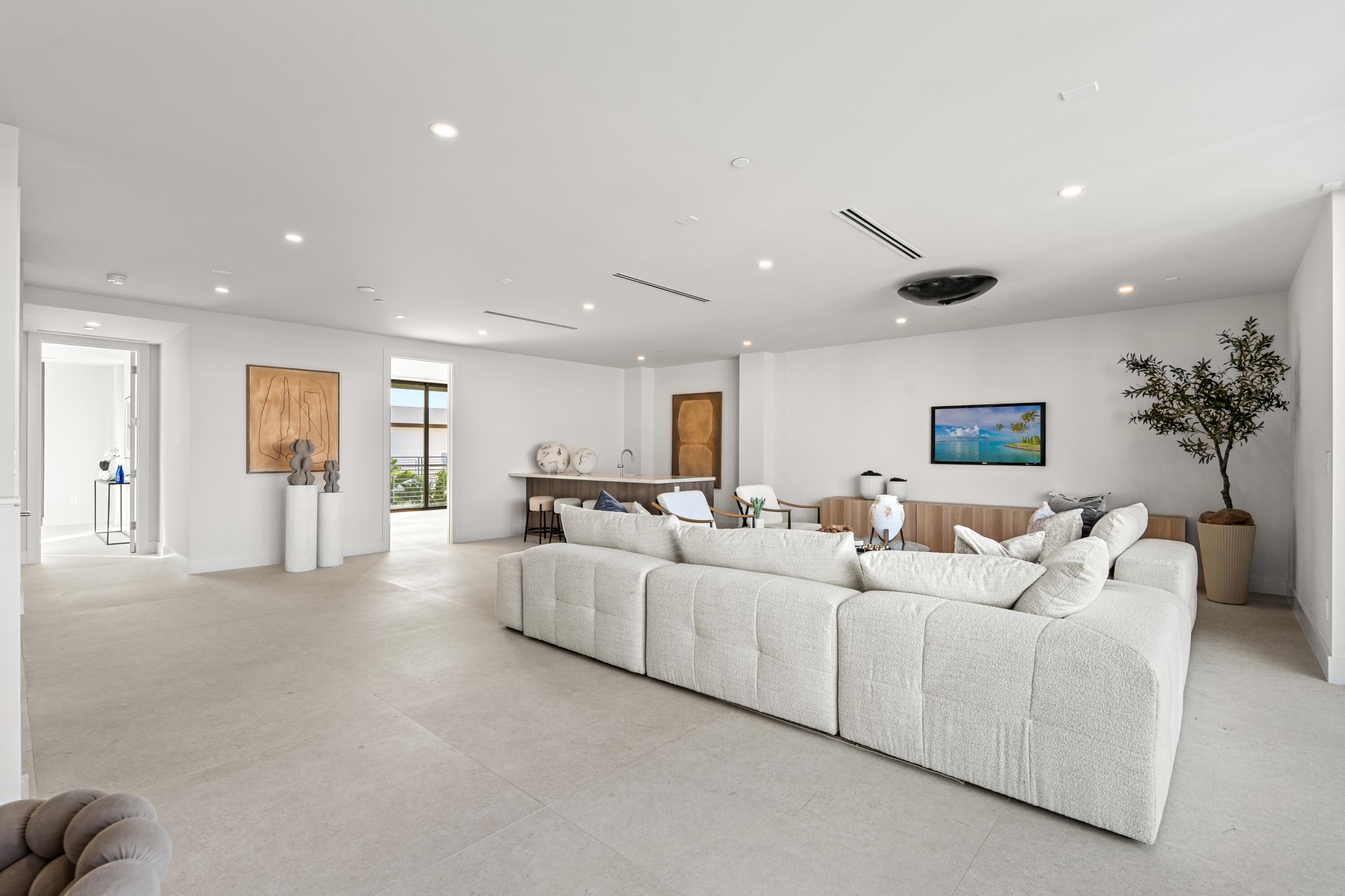 MIRAGE RESIDENCES - Residential