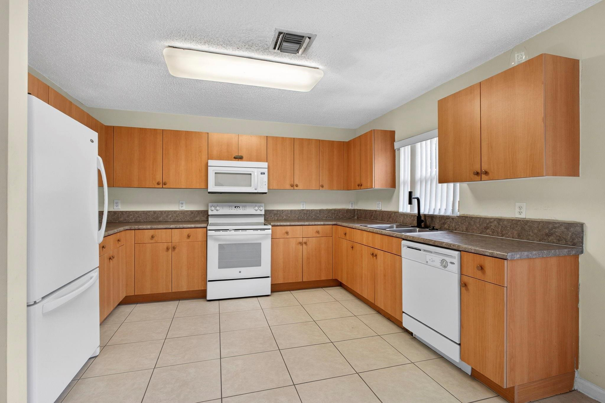 WATERWAYS TAHERI PUD - Residential Lease