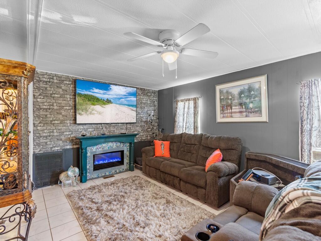 138 W Caribbean
