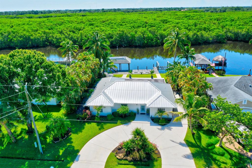 Photo of 2057 SE Crowberry Drive, Port Saint Lucie, FL 34983 (MLS # R10900930)