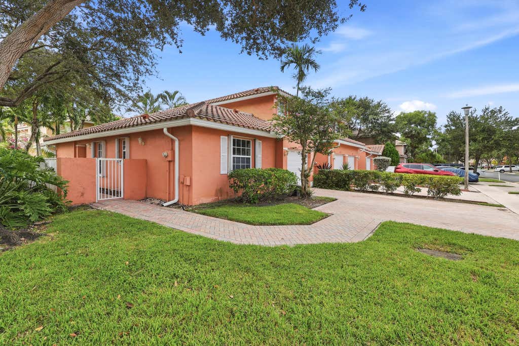 Photo of 3990 NW 91ST Terrace, Sunrise, FL 33351 (MLS # B26060082)
