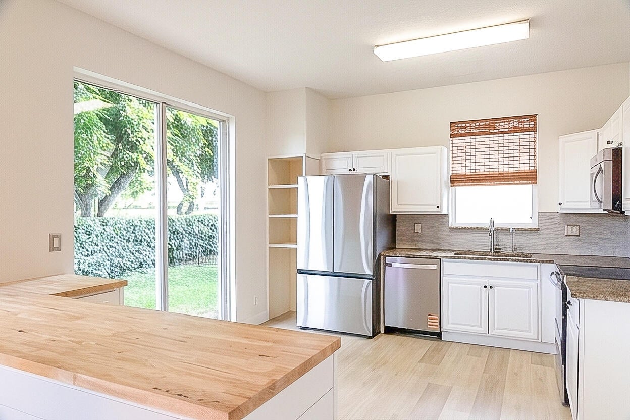 1790 PIERSIDE Circle