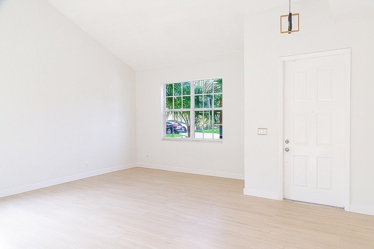 1790 PIERSIDE Circle