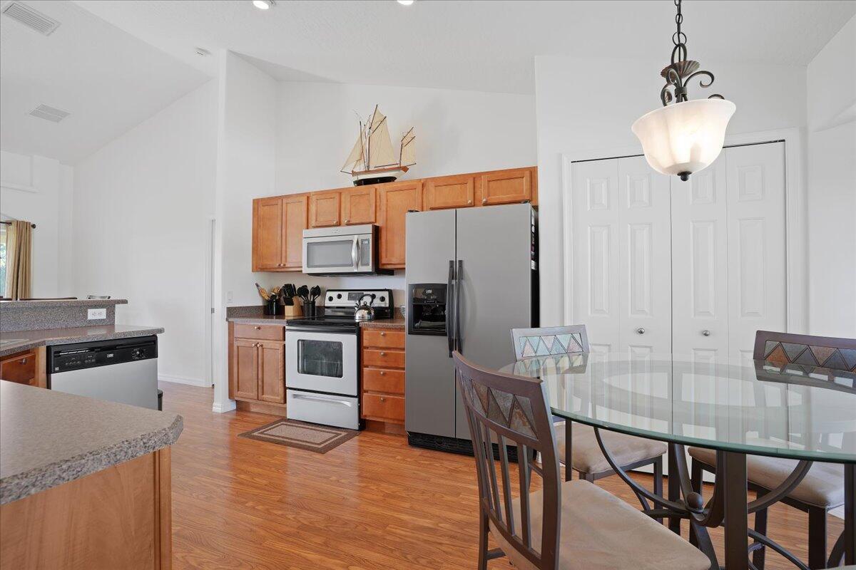 1135 17th Lane SW