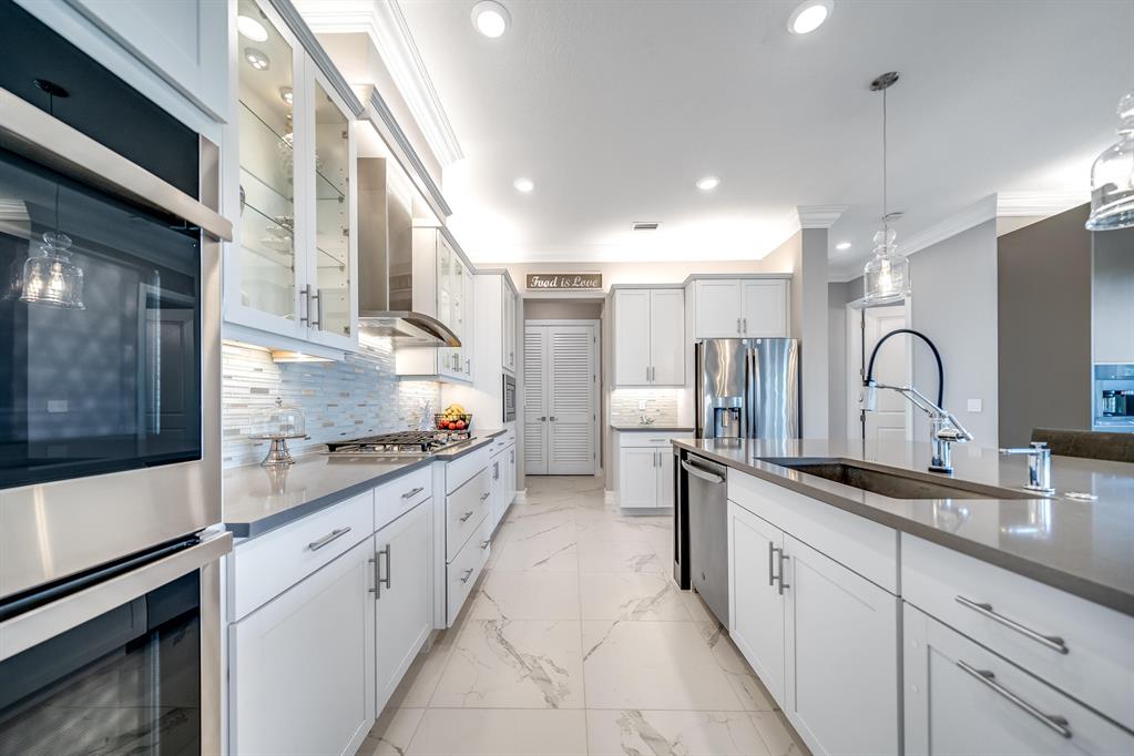 PALM MEADOWS ESTATES - Residential