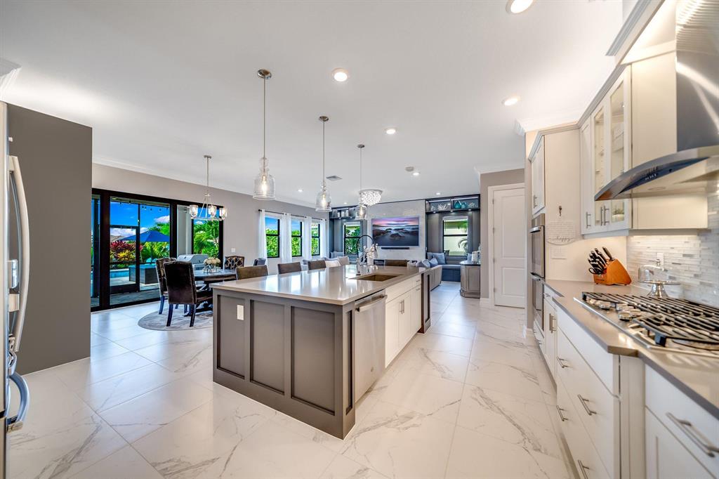 PALM MEADOWS ESTATES - Residential