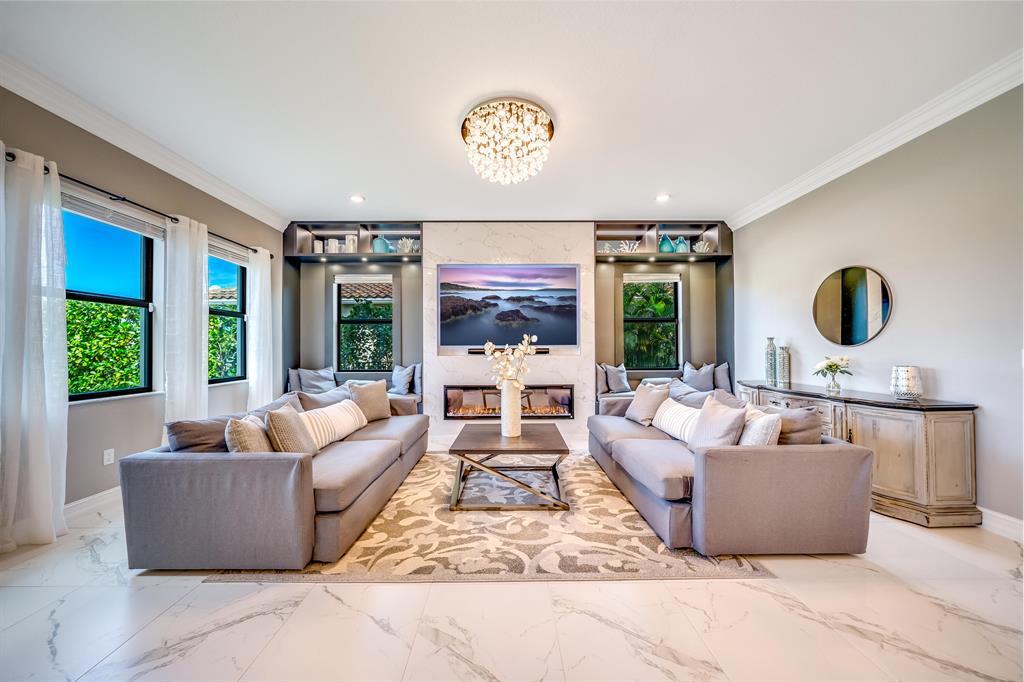 PALM MEADOWS ESTATES - Residential