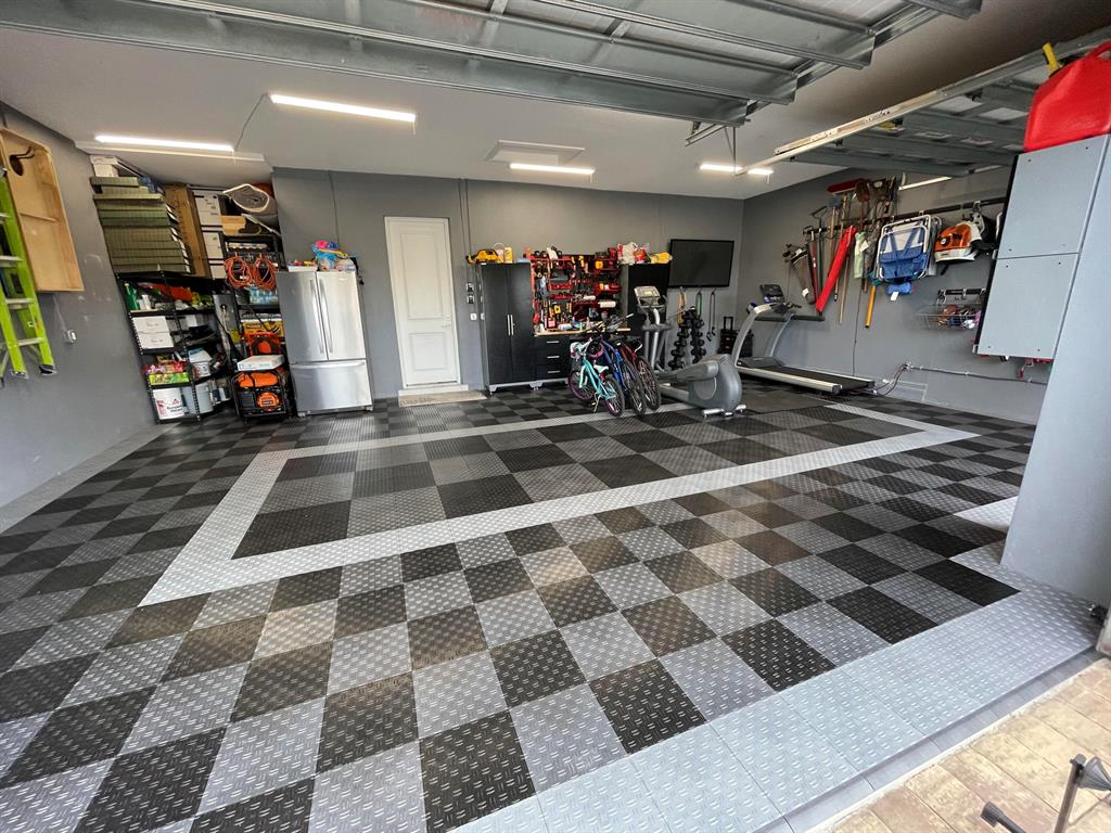 PALM MEADOWS ESTATES - Residential