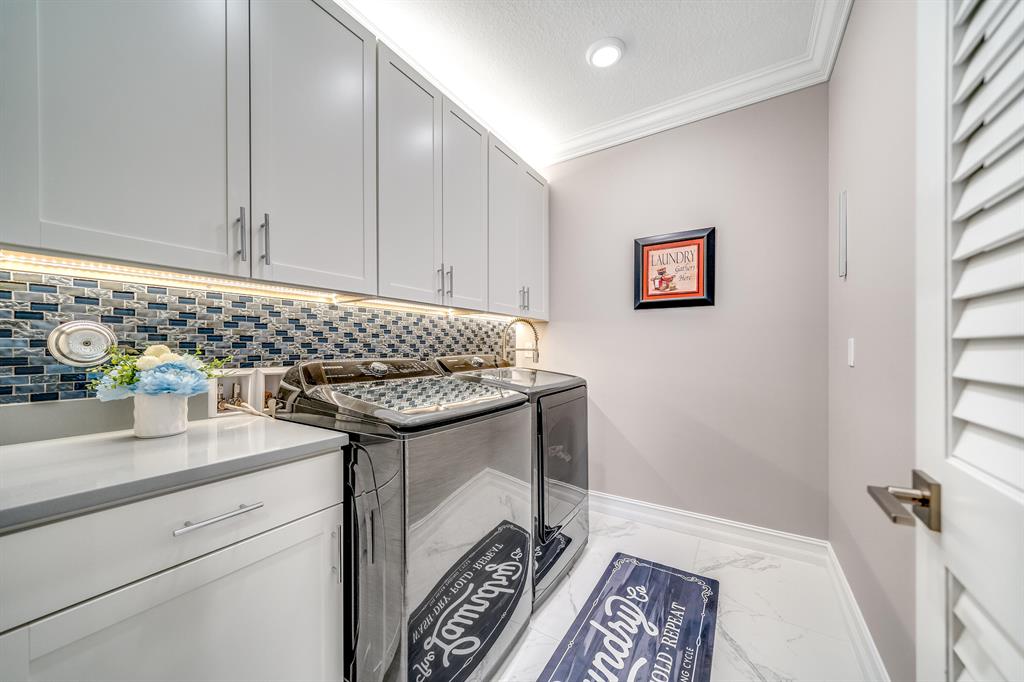 PALM MEADOWS ESTATES - Residential