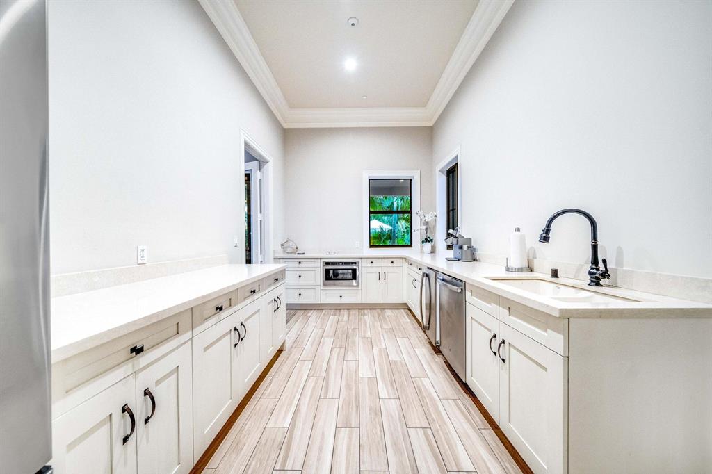 PALM MEADOWS ESTATES - Residential