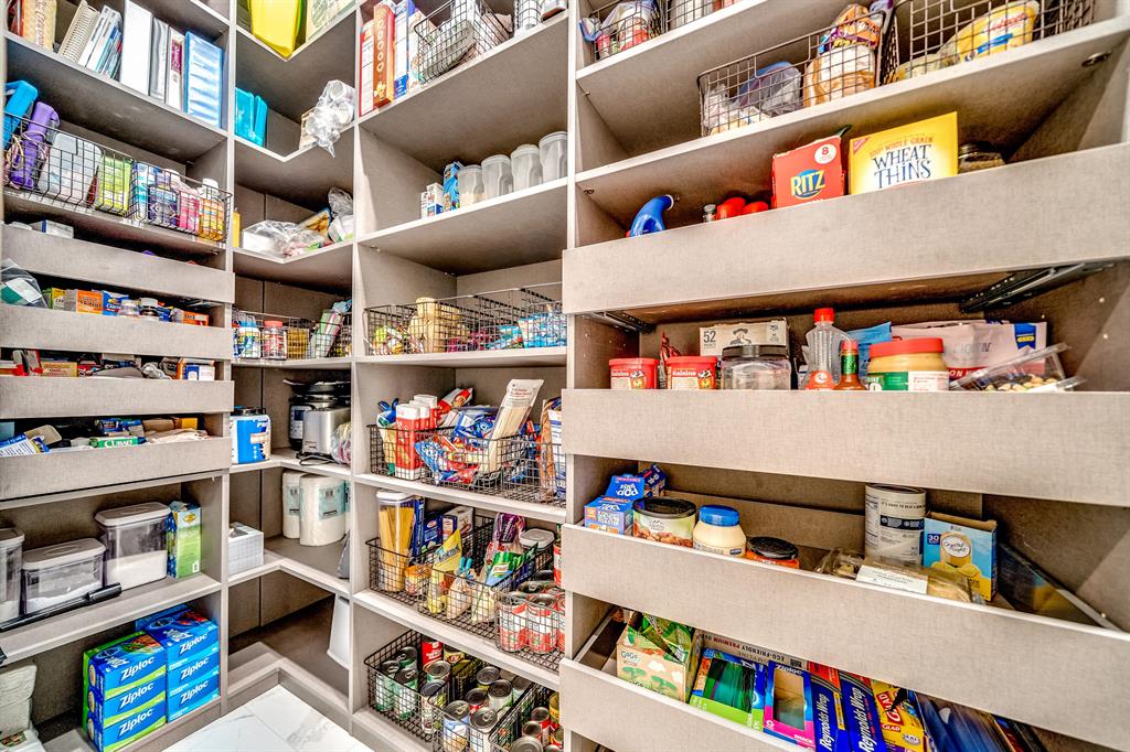 PALM MEADOWS ESTATES - Residential