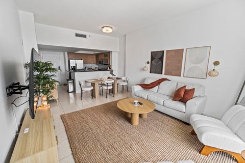 Tiny photo for 140 S Dixie Highway #823, Hollywood, FL 33020 (MLS # B26013032)