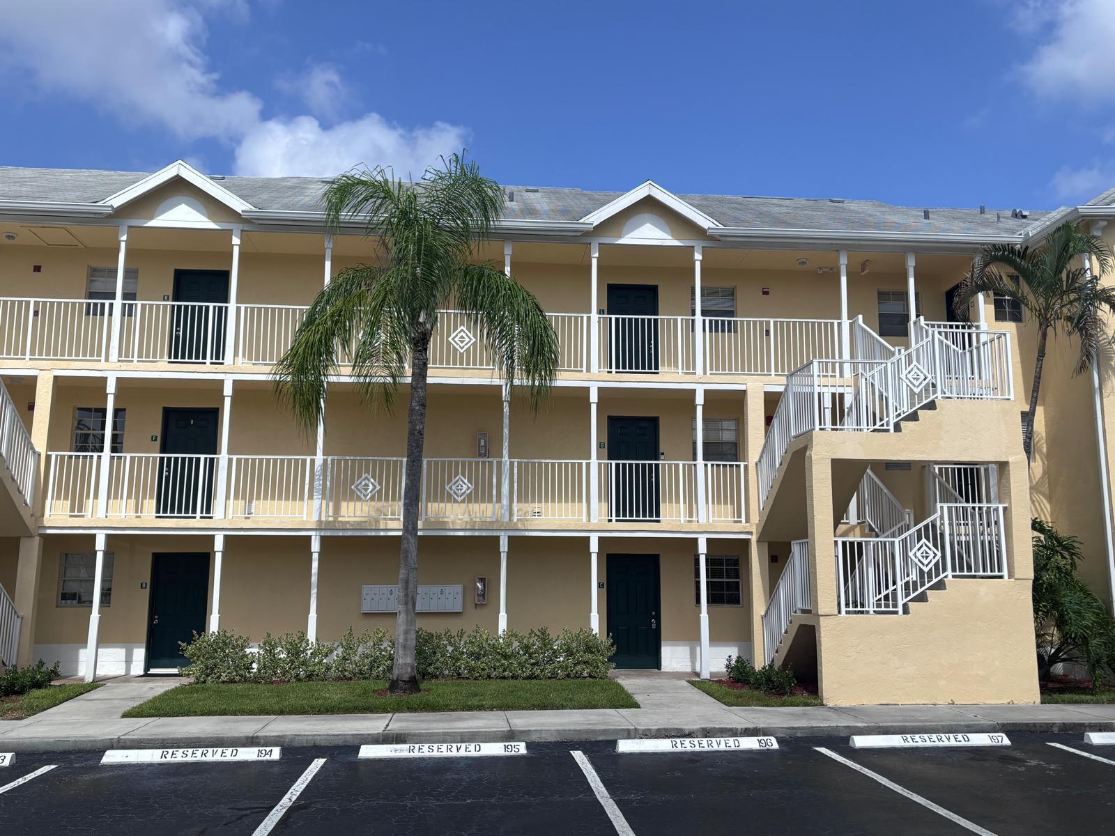Fantastic location in the beautiful and highly sought-after Addison Pointe community--just 10 minutes from the beach! Conveniently close to Town Center Mall, premier golf courses, top-rated restaurants, entertainment venues, excellent schools, universities, and top-tier healthcare facilities.