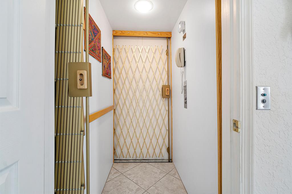 GROVE VILLAGE - Residential