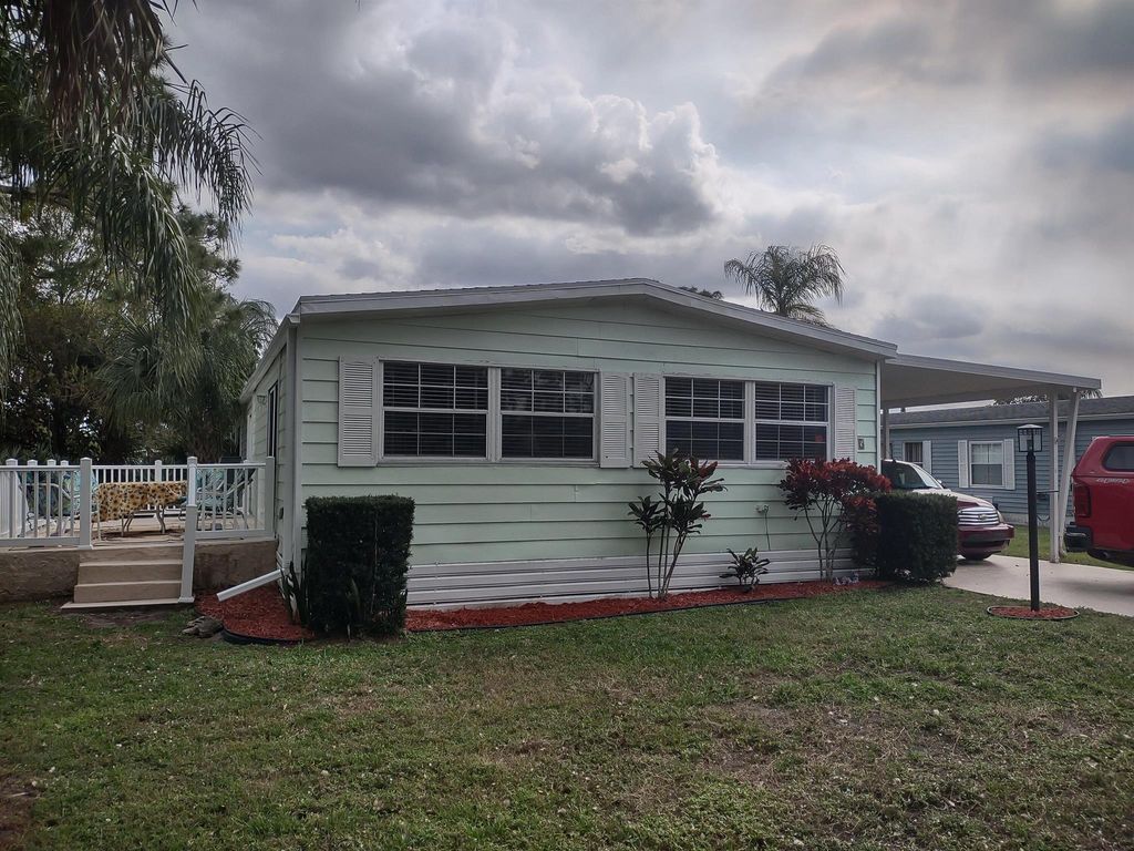 Photo of 5 Montanzas Road, Port Saint Lucie, FL 34952 (MLS # R10960685)