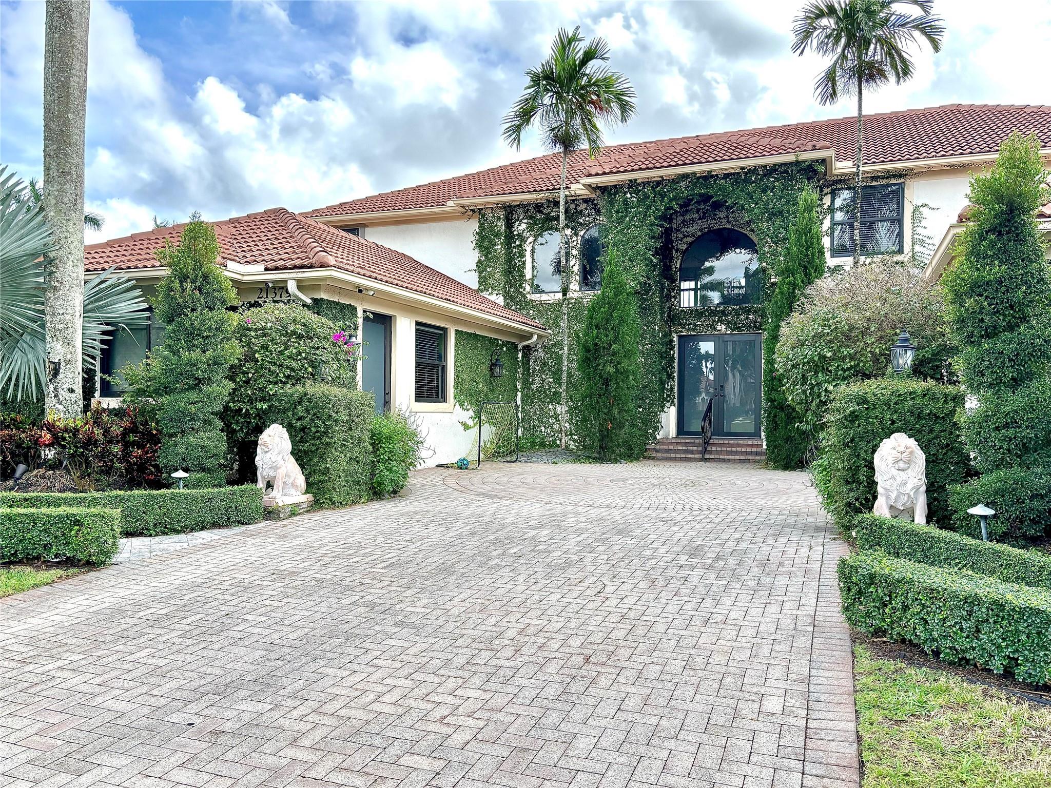 21379 Rockledge Ln