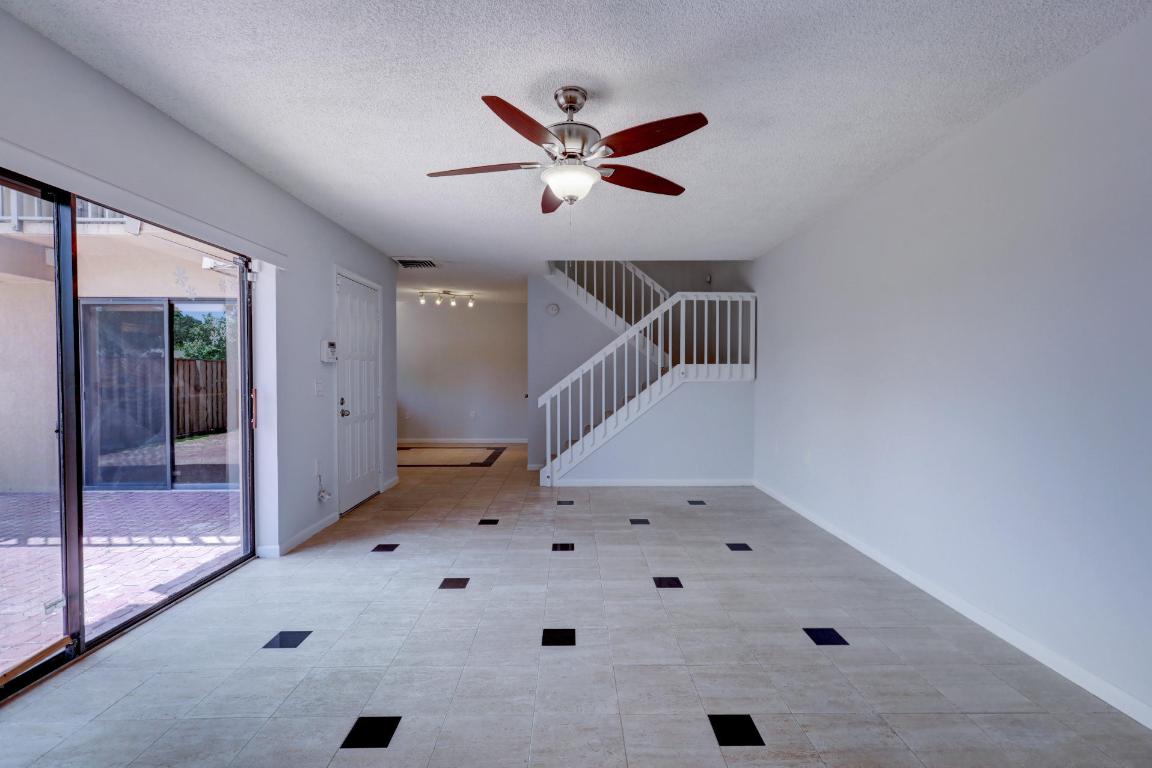 VILLAGE OF SANDALWOOD LAKES SOUTH - Residential Lease