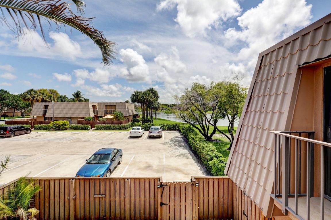 VILLAGE OF SANDALWOOD LAKES SOUTH - Residential Lease