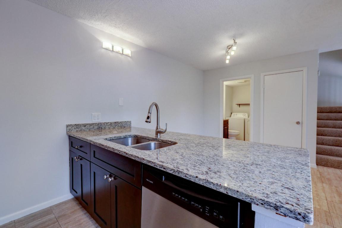 VILLAGE OF SANDALWOOD LAKES SOUTH - Residential Lease