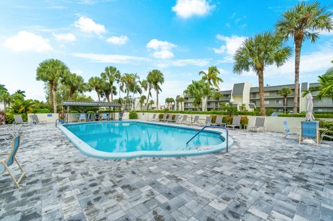 Tiny photo for 6858 Fountains Circle, Lake Worth, FL 33467 (MLS # R11150938)