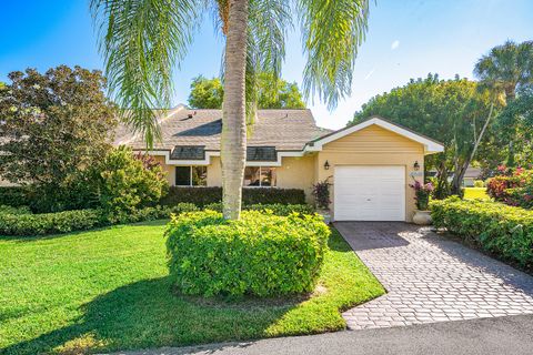 Photo of 6858 Fountains Circle, Lake Worth, FL 33467 (MLS # R11150938)