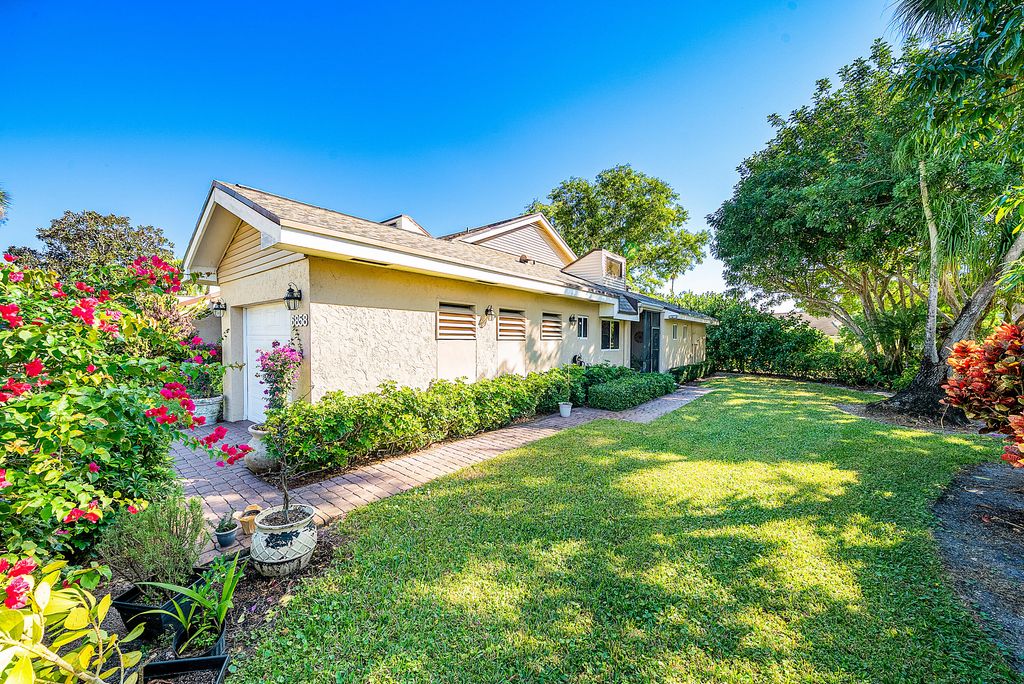 Photo of 6858 Fountains Circle, Lake Worth, FL 33467 (MLS # R11150938)