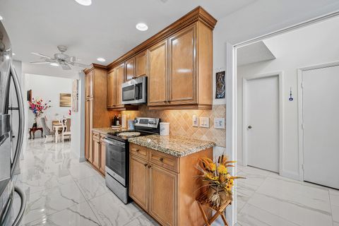 Tiny photo for 6858 Fountains Circle, Lake Worth, FL 33467 (MLS # R11150938)