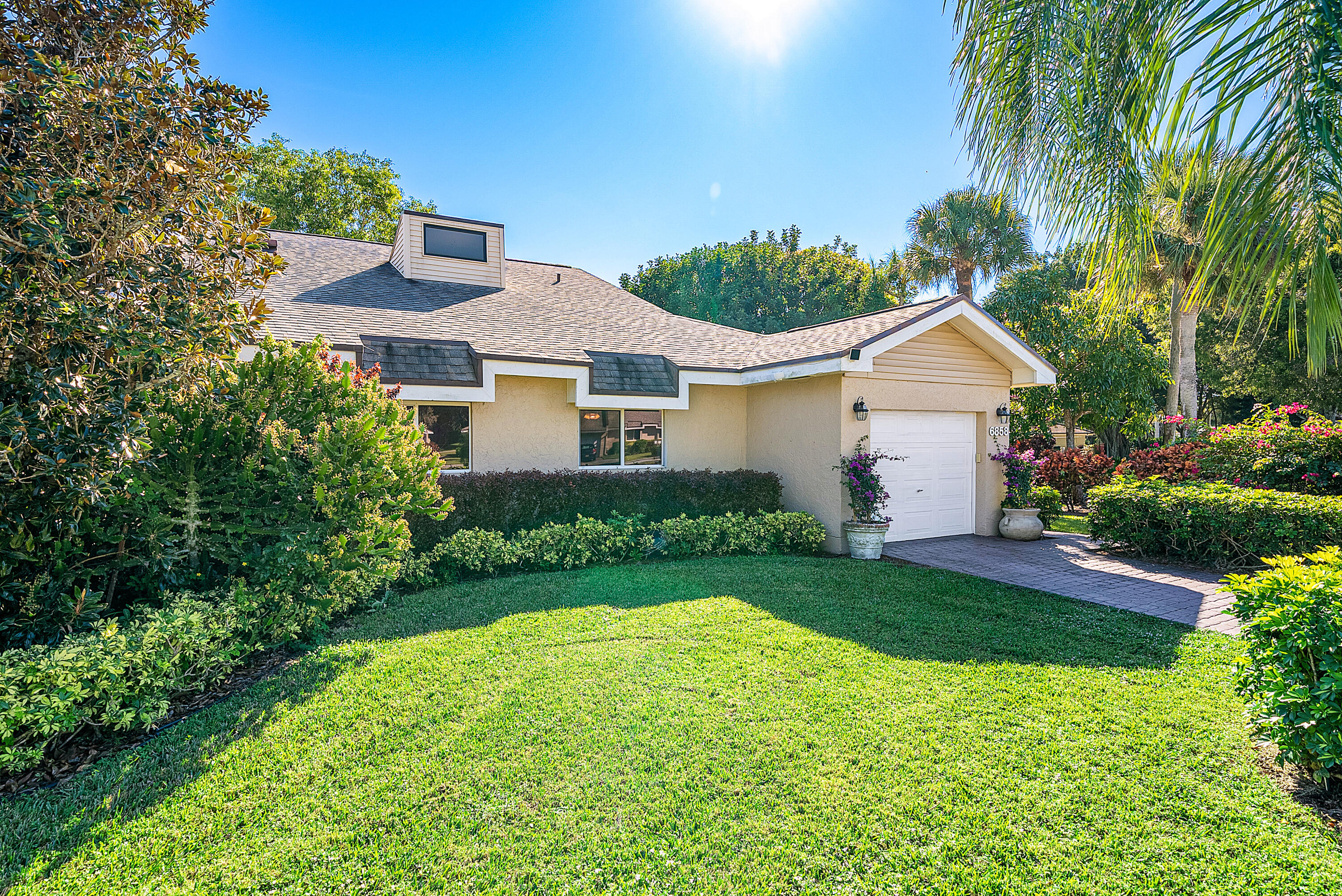 6858 Fountains Circle