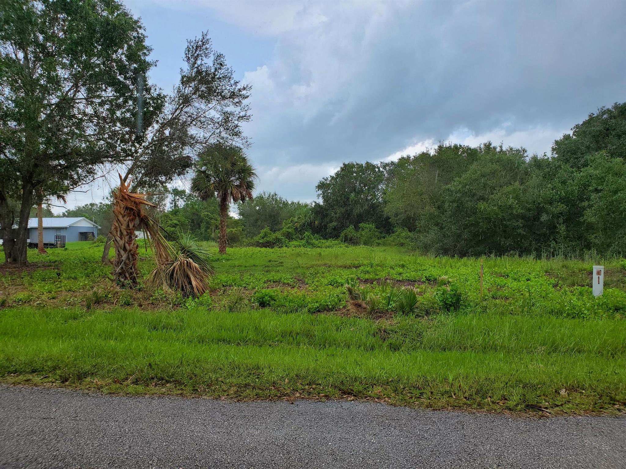 DIXIE RANCH ESTATES - Land