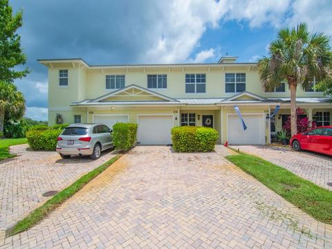 Photo of 2536 Creekside Drive, Fort Pierce, FL 34981 (MLS # R11159632)