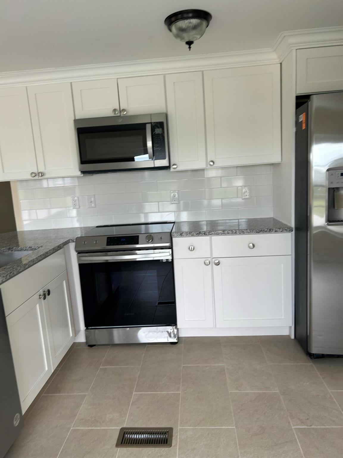 THIS IS A MANUFACTURED HOME ,IN A 50 AND OLDERCOMMUNITY. COMPLETELY REDONE FROM THE GROUND UP, FREShLY PAINTED, INSIDE AND OUT SIDE.new floors, dry walls through-out. 2bedrooms two bath? Backs up to the woods