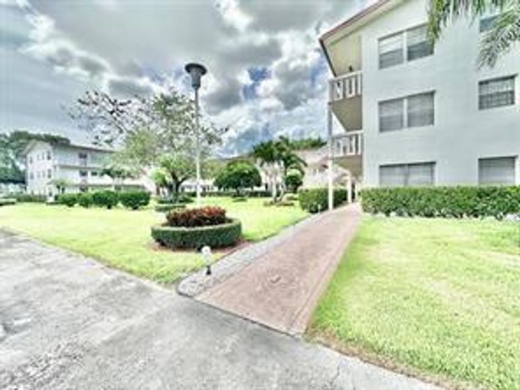 Photo of 390 Fanshaw, Boca Raton, FL 33434 (MLS # B26024242)