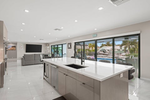Tiny photo for 2820 NE 47th Street, Lighthouse Point, FL 33064 (MLS # B26074281)