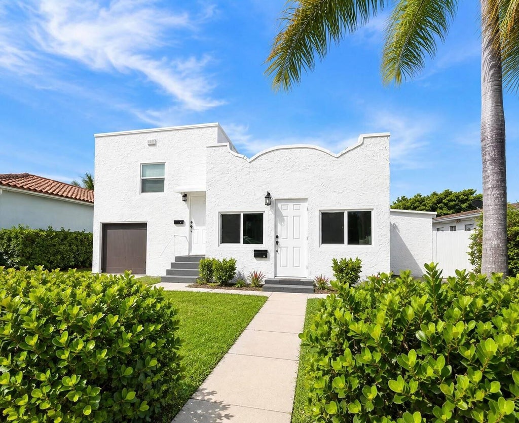 Photo of 318 N E Street, Lake Worth Beach, FL 33460 (MLS # B26068101)