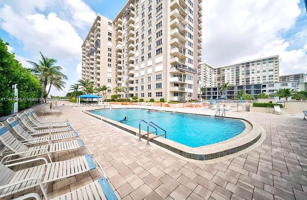 Royal Coast - Residential