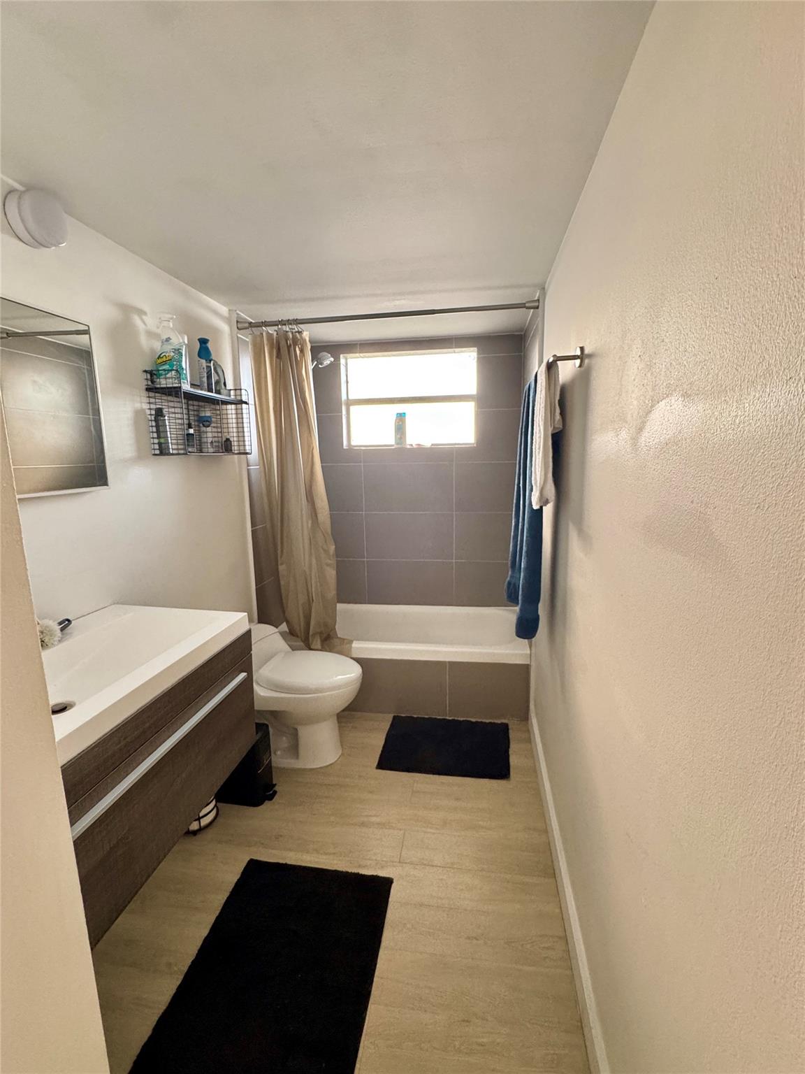 Jade Winds - Residential