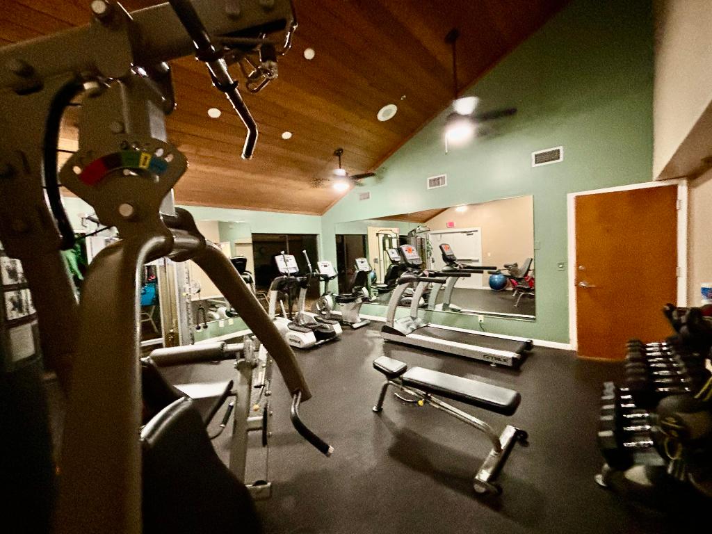 SHORES AT WELLINGTON II CONDO - Residential