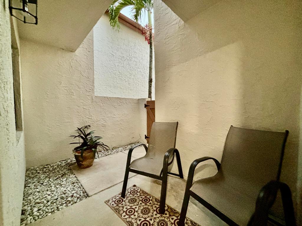 SHORES AT WELLINGTON II CONDO - Residential