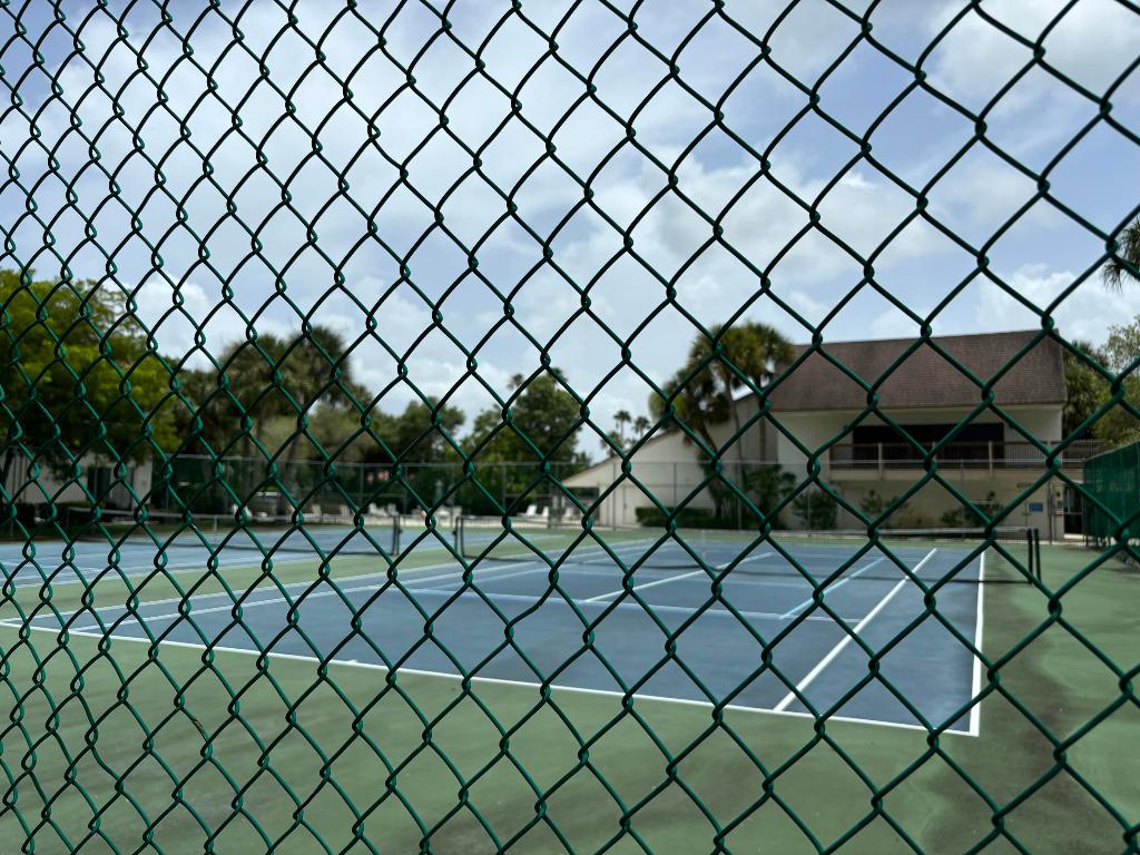 SHORES AT WELLINGTON II CONDO - Residential