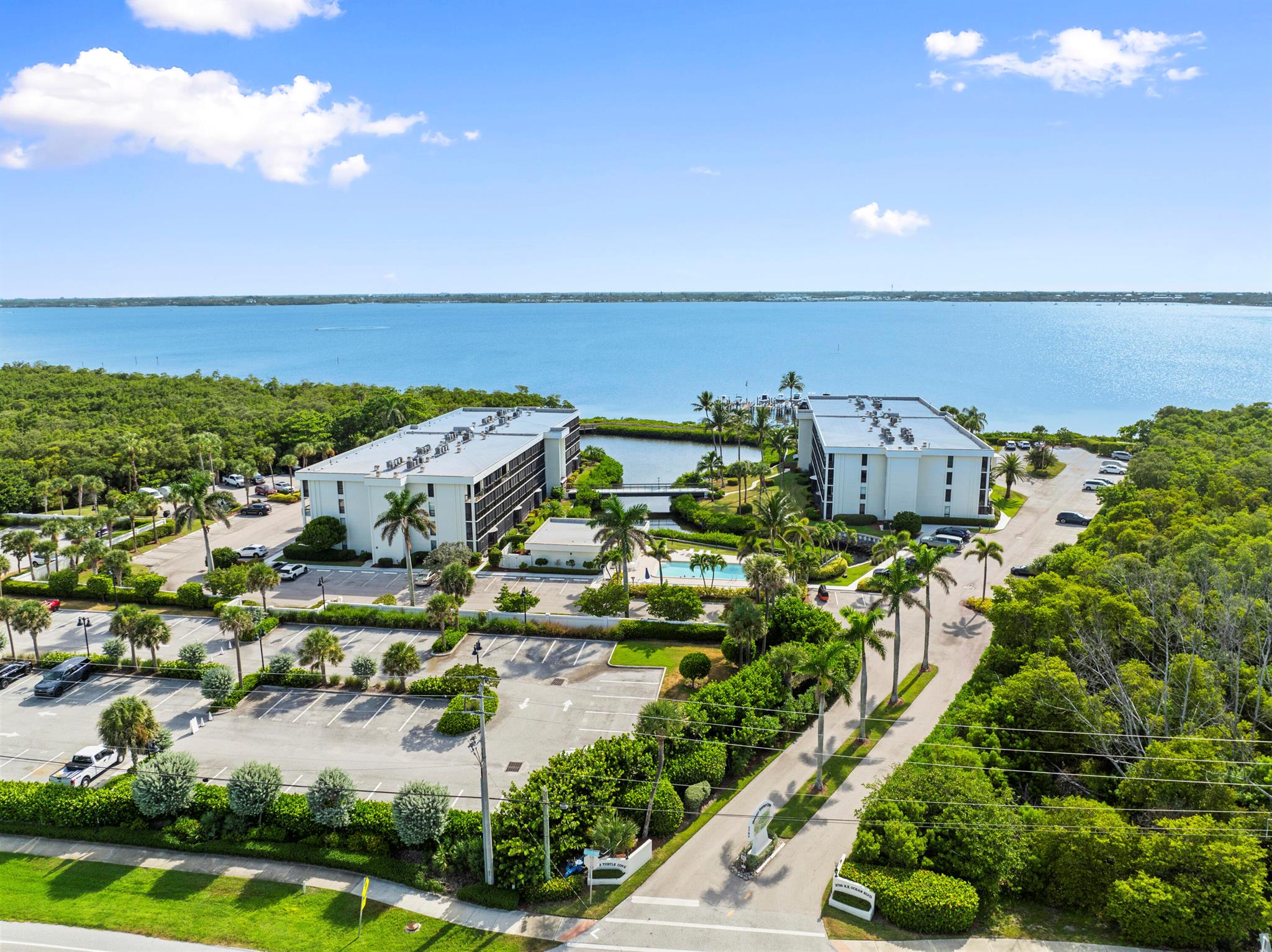 Jensen Beach, Florida 34957, United States, 2 Bedrooms Bedrooms, ,2 BathroomsBathrooms,Residential,Active,207896